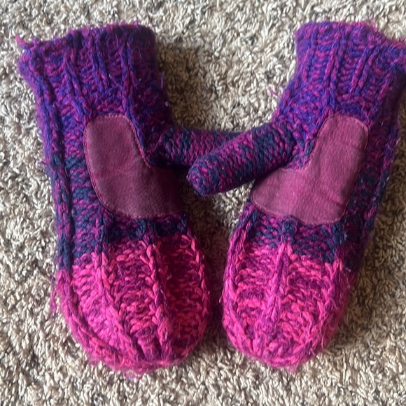 3/$20 Pink and purple knit Mittens - Picture 4 of 8